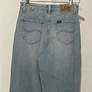Lee Women Size 4 Trouser Jean W 28” Inseam 32” High rise 12”